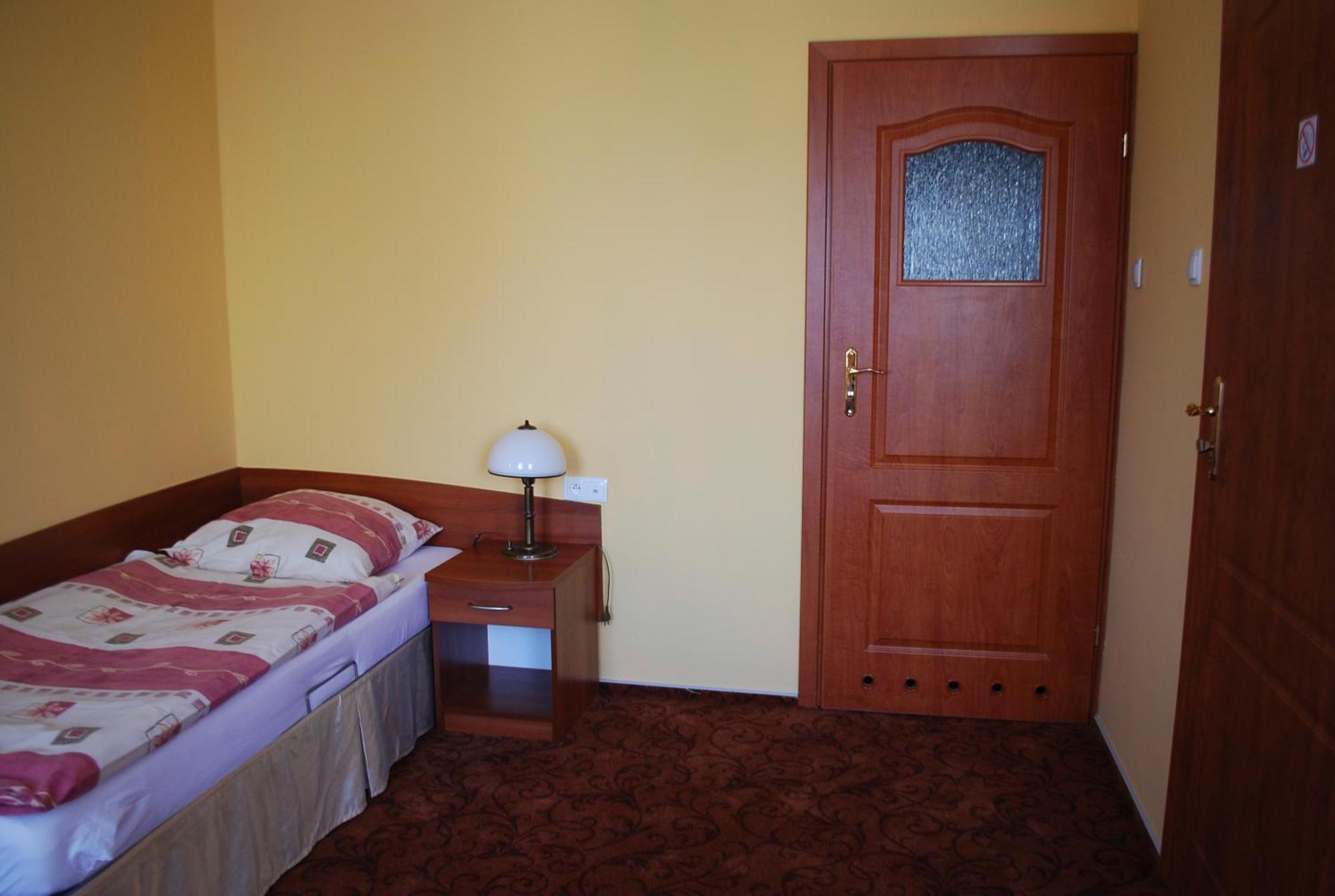 Hotel Anka Слубице Екстериор снимка