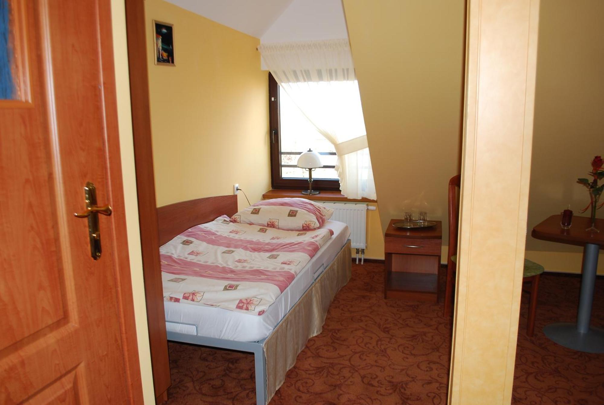 Hotel Anka Слубице Екстериор снимка
