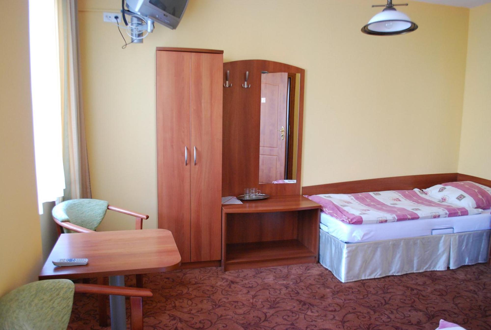 Hotel Anka Слубице Екстериор снимка