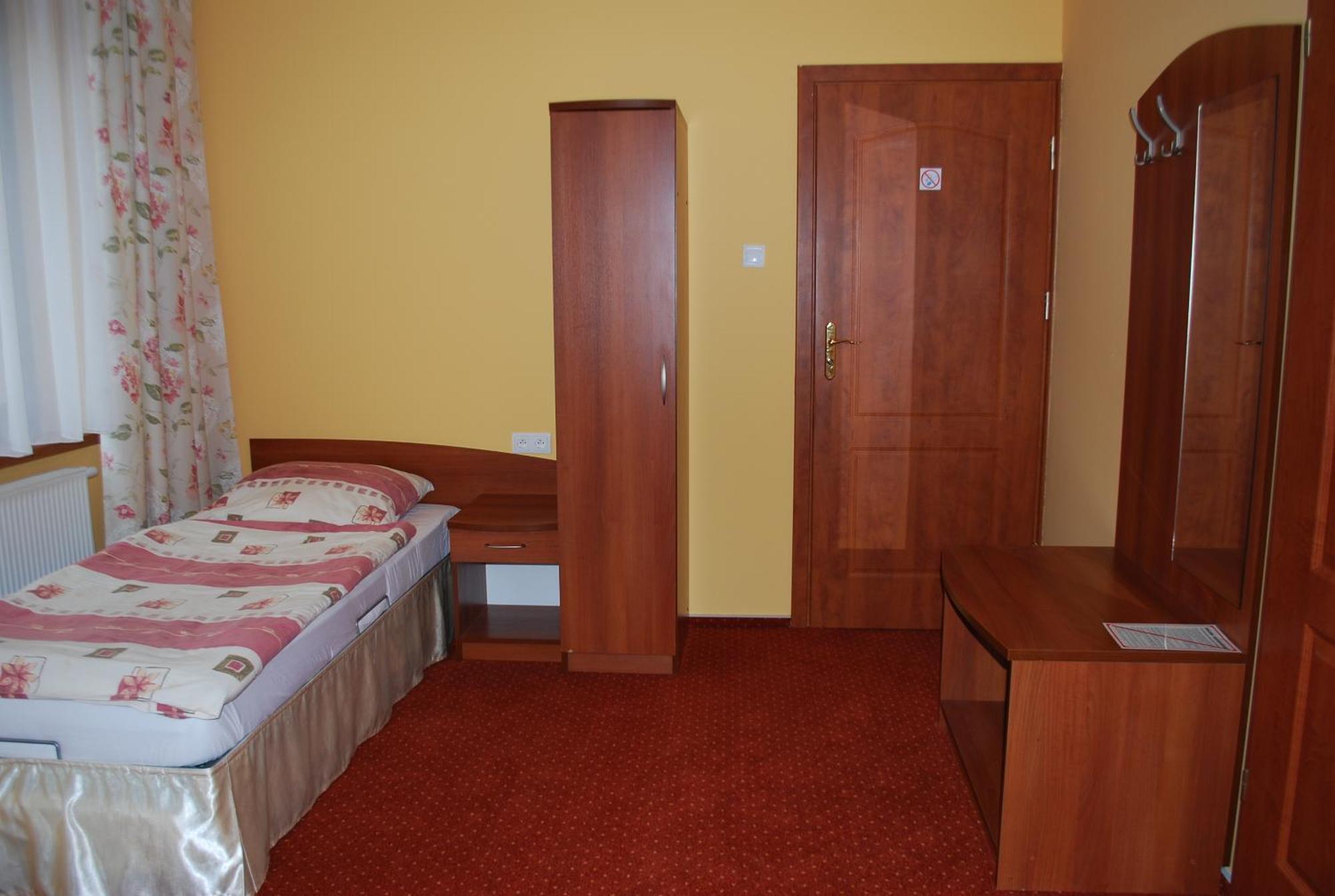 Hotel Anka Слубице Екстериор снимка